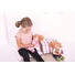 Hračka Bigjigs Toys Bílé květinové šaty s červeným límečkem pro panenku 34 cm